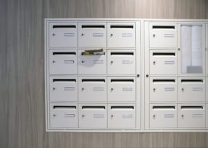 Paris : 200 boites aux lettres de La Poste fermées pour éviter le vol des  courriers 